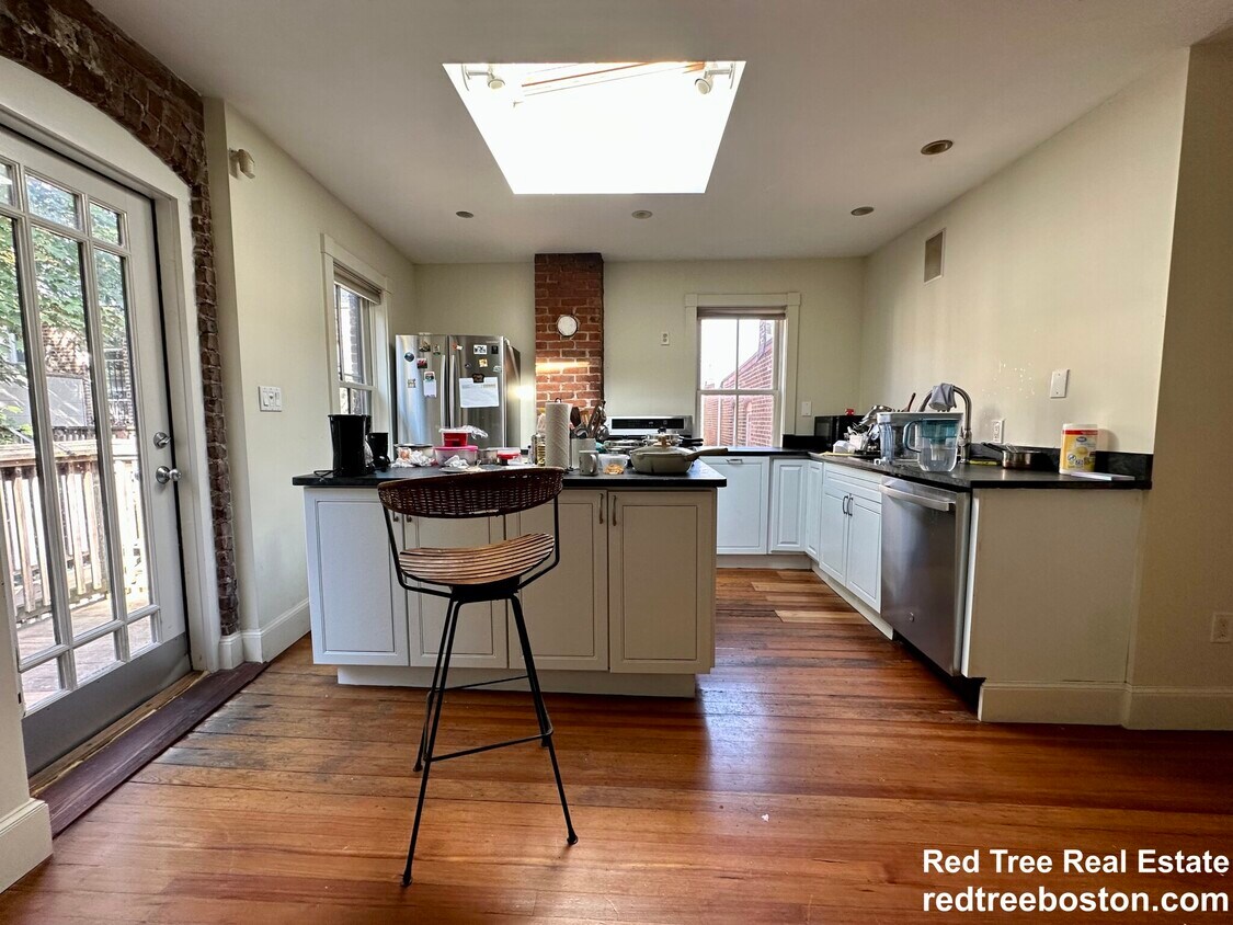 Foto principal - 151 Highland St