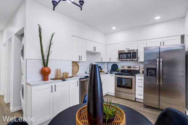 Building Photo - 2 br, 1 bath House - 2238 W Jewett St, A (...