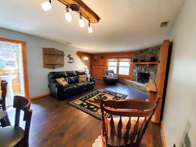 Building Photo - 24 Mulberry Ln