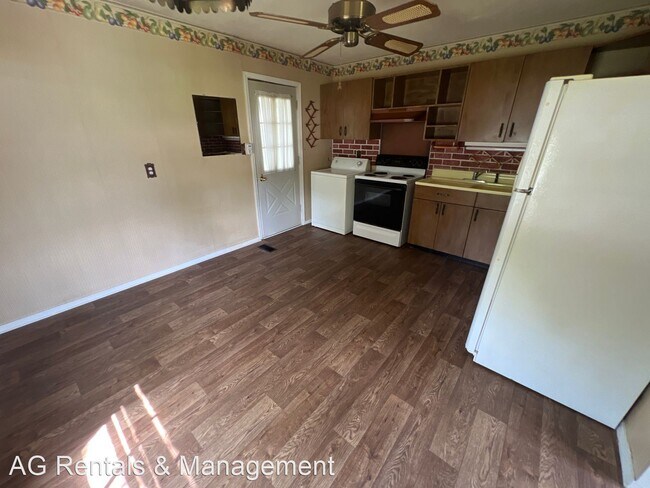Building Photo - 3 br, 1 bath House - 303 Dunbar Ln