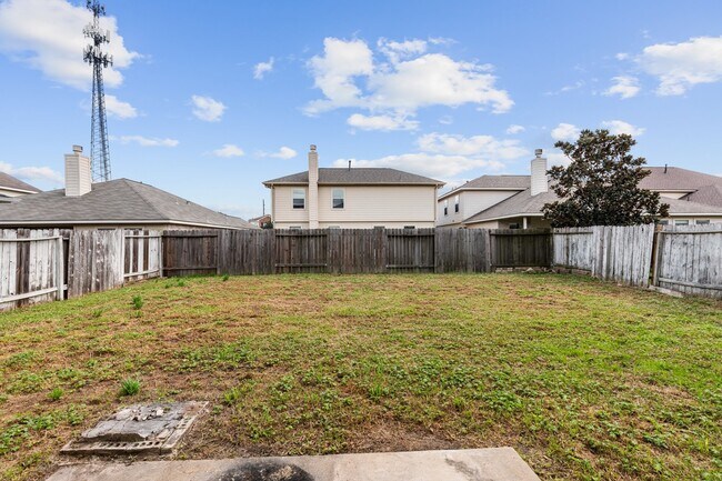 Foto del edificio - 3111 Holly Ranch Dr