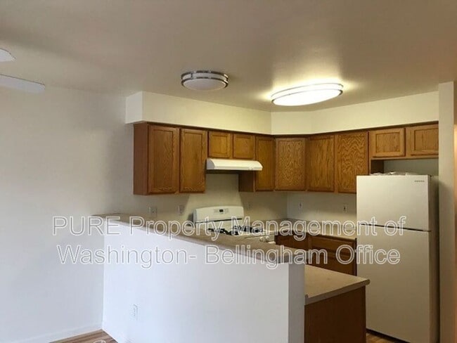 Building Photo - 3255 Racine St