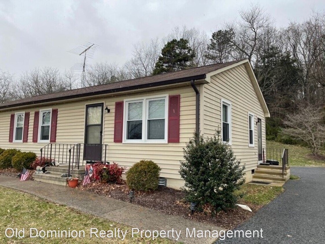 3150 Lee Hwy., Weyers Cave, VA 24486 House for Rent in Weyers Cave