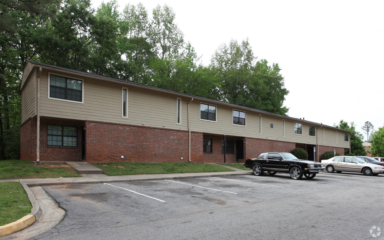 Primary Photo - Clarke Gardens Apartments