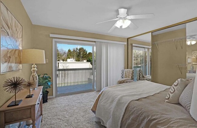 Foto del edificio - 5351 Springdale Ave