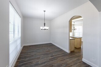 Building Photo - 2911 Ledgeside Ct