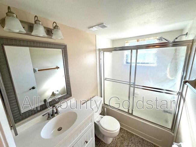 Foto del edificio - 19505 Quesada Ave