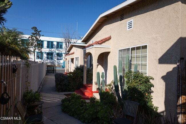 Foto del edificio - 1132 Mariposa Ave