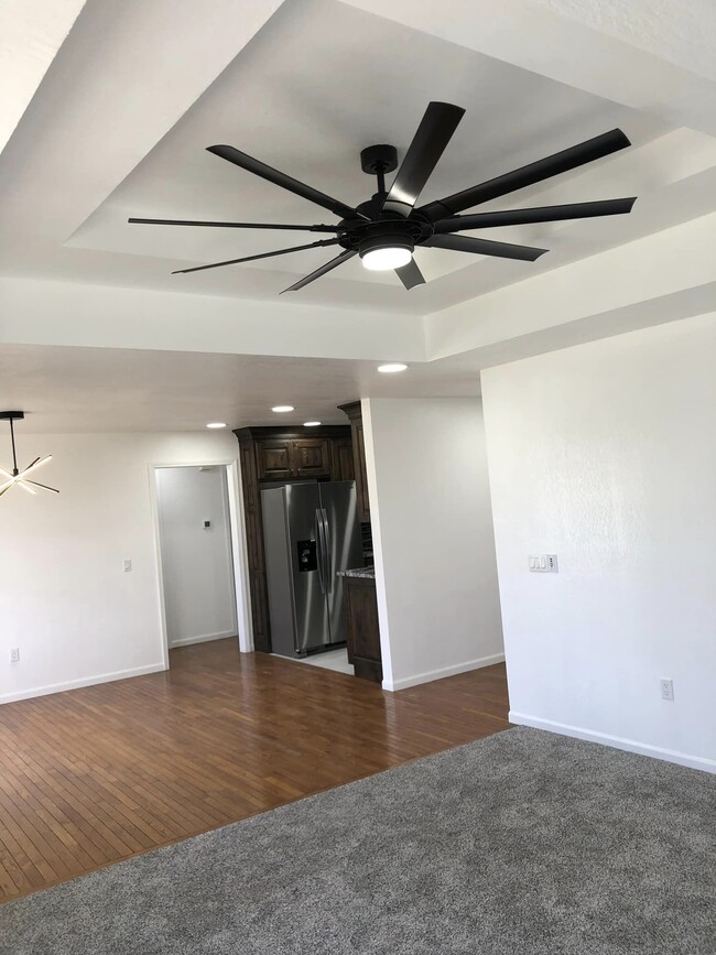 Foto del edificio - 1507 N Engel Ave