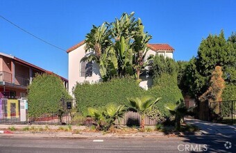 Building Photo - 6671 De Longpre Ave