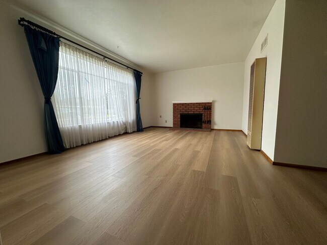 Building Photo - 2 bedroom Home in Santa Clara