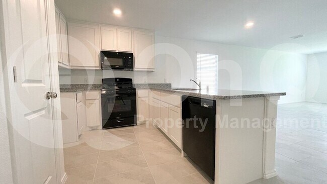 Foto del edificio - 6433 Becker Ave