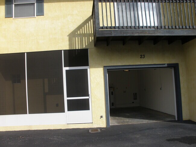 Foto del edificio - 825 Anastasia Blvd
