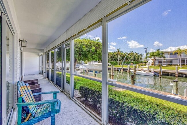 Building Photo - 68 Yacht Club Dr