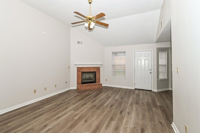Building Photo - 1053 Scofield Dr