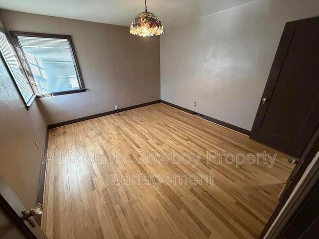 Foto del edificio - 365 N 6th St