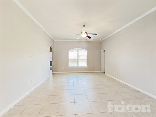 Foto del edificio - 2312 Redbud Dr