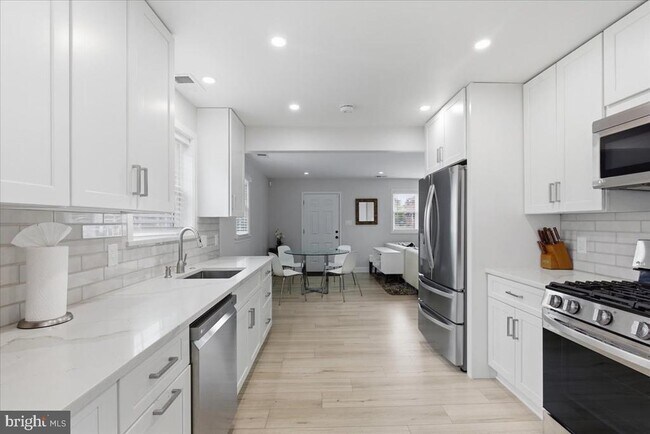Foto del edificio - 3823 Duke St