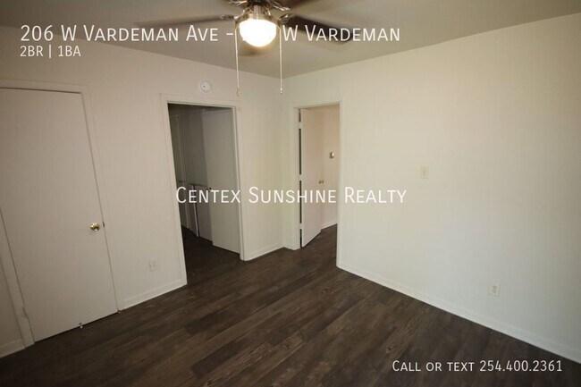 Foto del edificio - 206 W Vardeman Ave