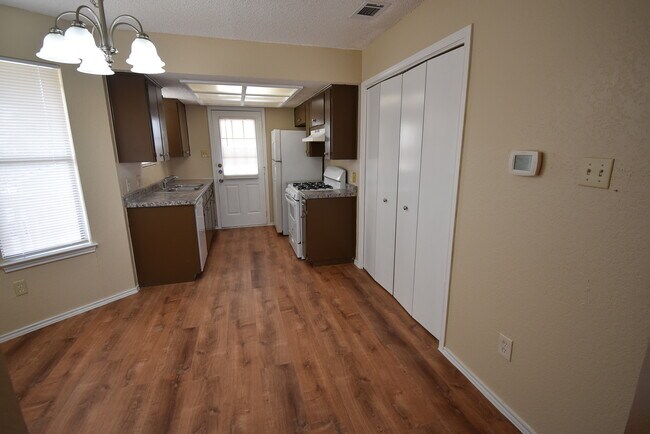 Building Photo - Four Plex