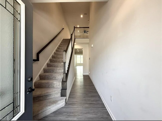 Building Photo - 3432 Foxglove Dr