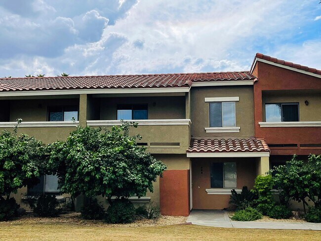Building Photo - 456 Tava Ln