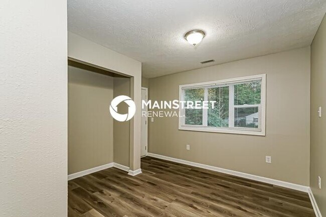 Foto del edificio - 3 Bedroom Pet-Friendly Home in Indianapoli...