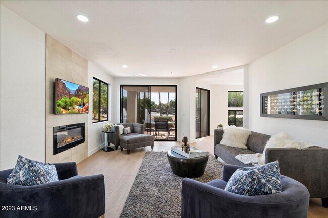 Building Photo - 7700 E Gainey Ranch Rd
