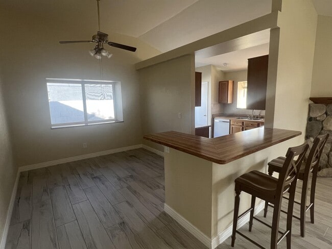 Foto del edificio - 9003 W Vogel Ave