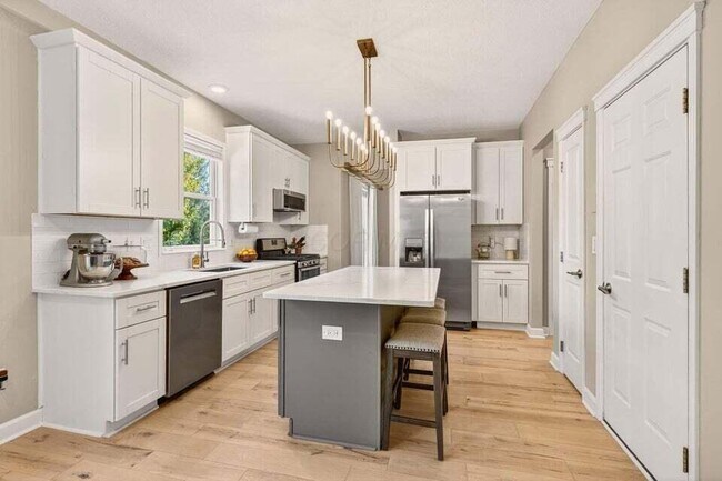 Foto del edificio - 5692 Sugarwood Dr