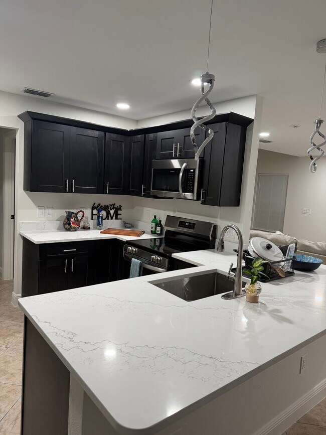 Foto del edificio - 2425 Ashecroft Dr
