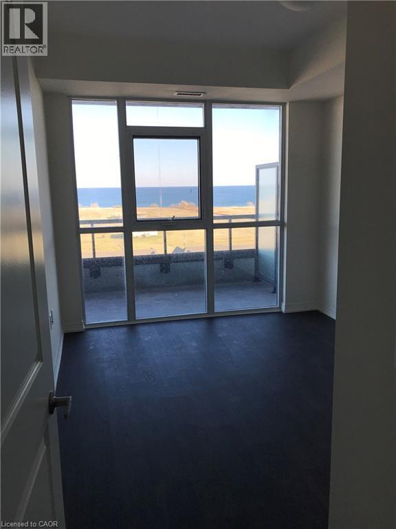 Building Photo - 560 N Service Rd