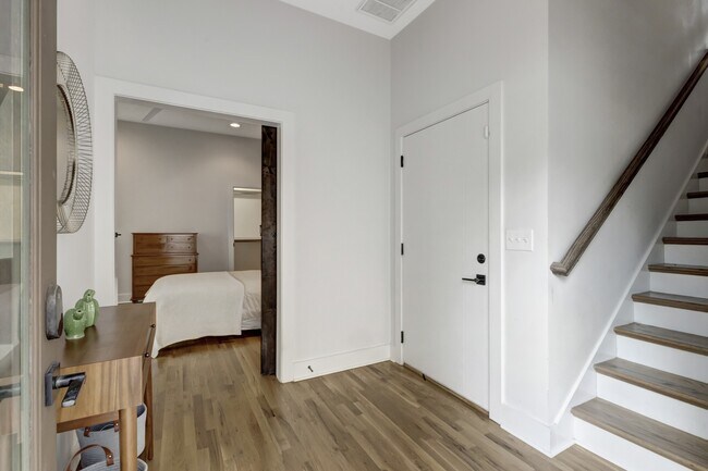 Foto del edificio - 5802 Robertson Ave
