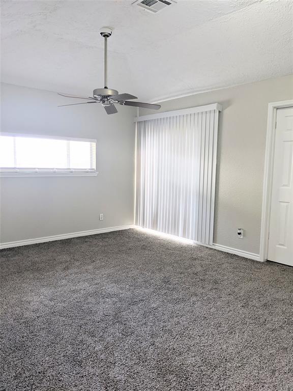 Building Photo - 5441 Thornwood Cir