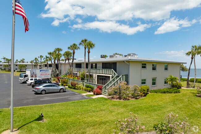 Building Photo - Westbay Cove