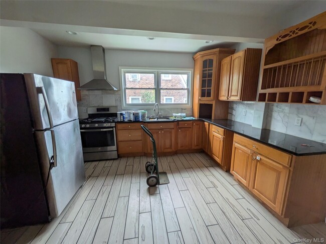 Building Photo - 20 Blauvelt Ave