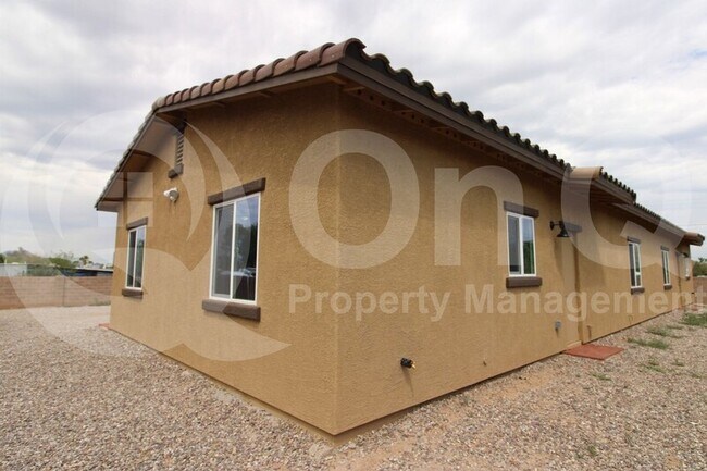 Building Photo - 433 E Navajo Rd
