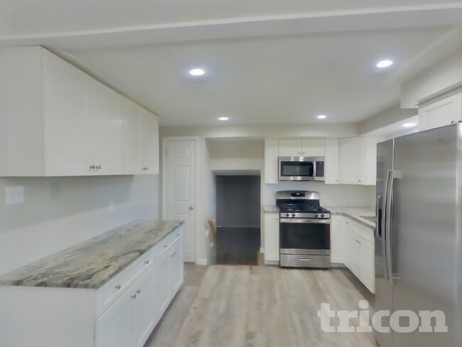 Building Photo - 33 Sioux Rd