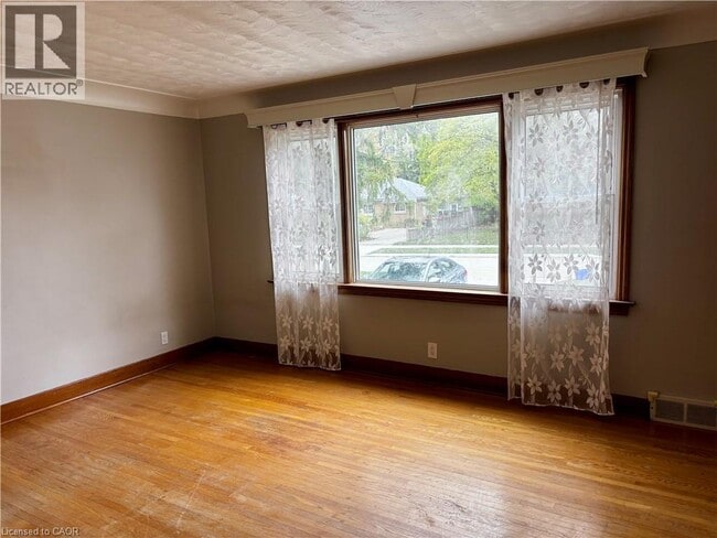 Building Photo - 155 Ann St