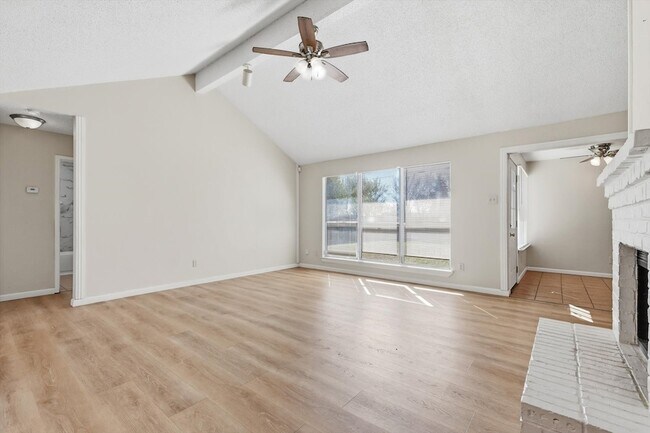 Foto del edificio - 1234 Roan Dr