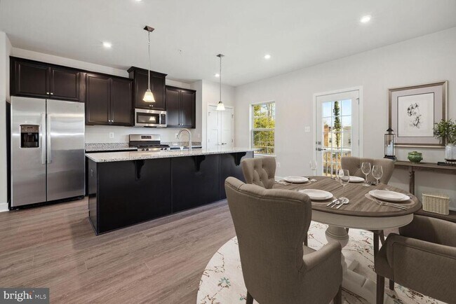 Foto del edificio - 9643 Tall Oaks Rd