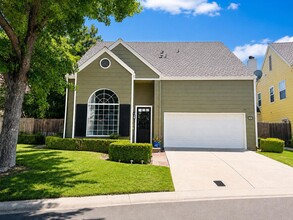 Building Photo - 1047 E Monticello Cir