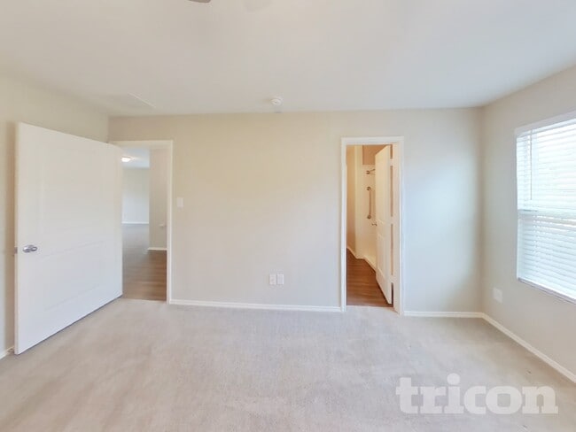 Foto del edificio - 5668 McClelland St