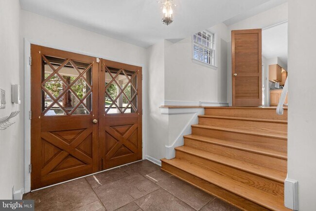Building Photo - 6218 Nelway Dr