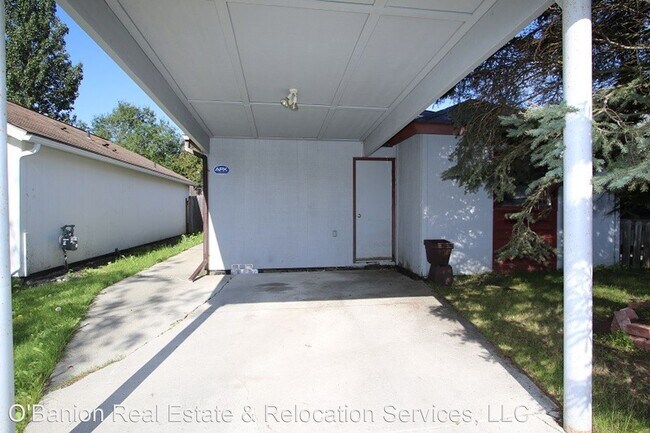 Building Photo - 7549 Regal Mountain Dr
