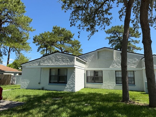 3/2 Minutes From UCF - 3/2 Minutes From UCF House