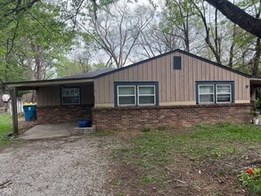 Building Photo - 10633 Central Ave