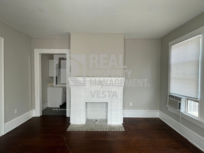 Building Photo - 2409 Beech Ave