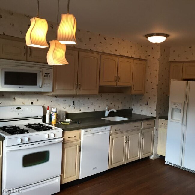 Foto del edificio - 2 br, 2.5 bath Townhome - 123 Highview Dr
