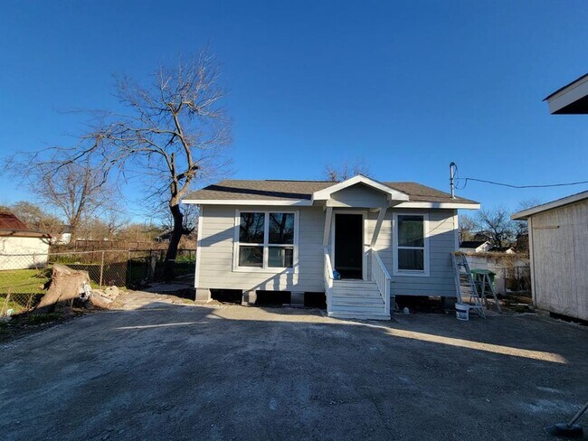 Foto del edificio - 3402 Chickering St